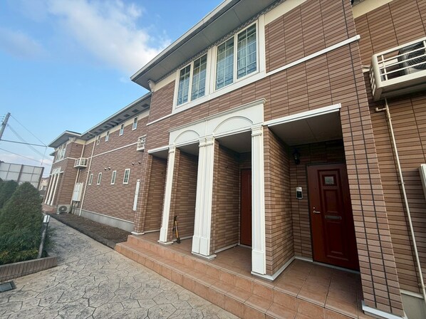 ライラック グレースの物件外観写真